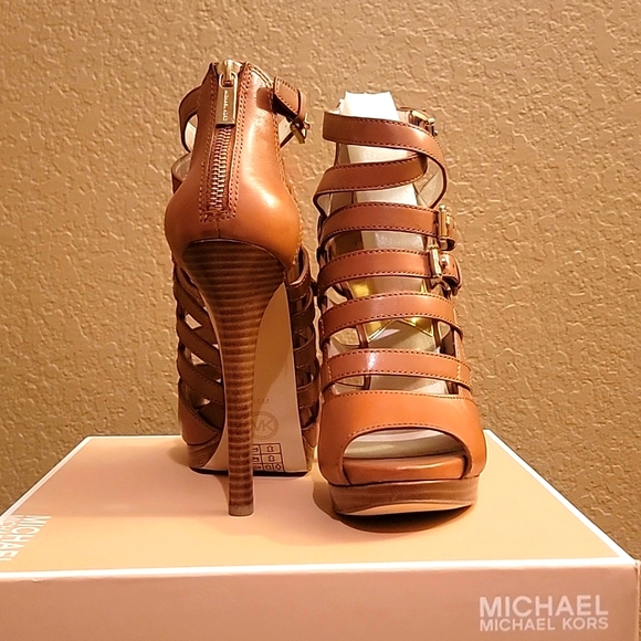 Michael Kors sandals - Picture 2 of 8